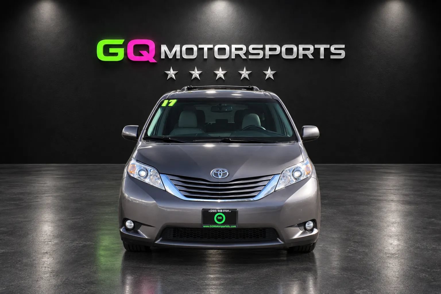 Used 2017 Toyota Sienna XLE w/ XLE Navigation Package FWD image 2