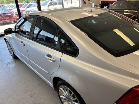 Used 2010 Volvo S40 2.4i FWD image 12