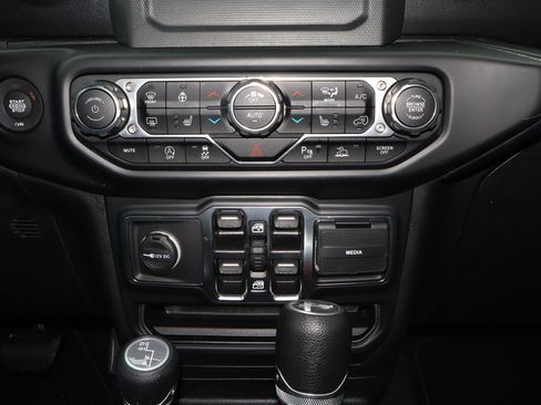 Used 2021 Jeep Wrangler Unlimited Sport AWD/4WD image 11