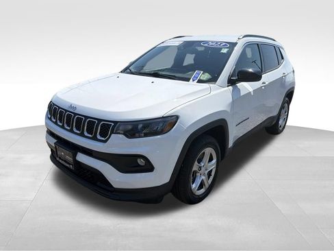 Certified 2023 Jeep Compass Latitude w/ Convenience Group AWD/4WD image 3