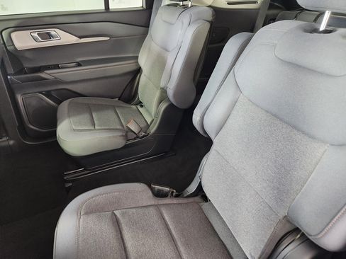 Used 2025 Ford Explorer Active image 13