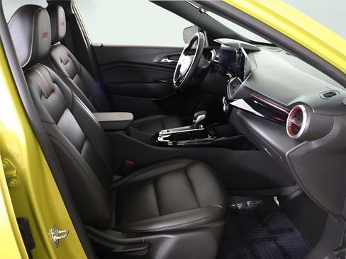 Used 2024 Chevrolet Trax RS image 27