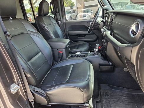 Used 2020 Jeep Gladiator Overland AWD/4WD image 14