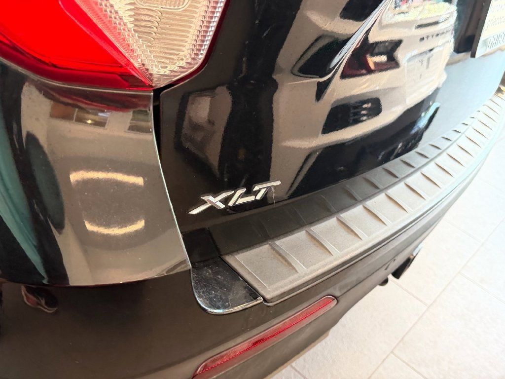Used 2021 Ford Explorer XLT w/ Equipment Group 202A RWD image 14