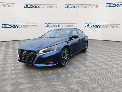 Used 2023 Nissan Altima 2.5 SR image 4