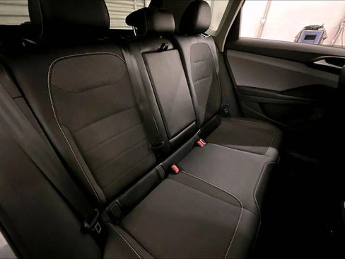 Used 2022 Volkswagen Taos SE image 26