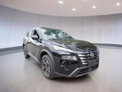 Used 2026 Nissan Rogue SV AWD/4WD image 1