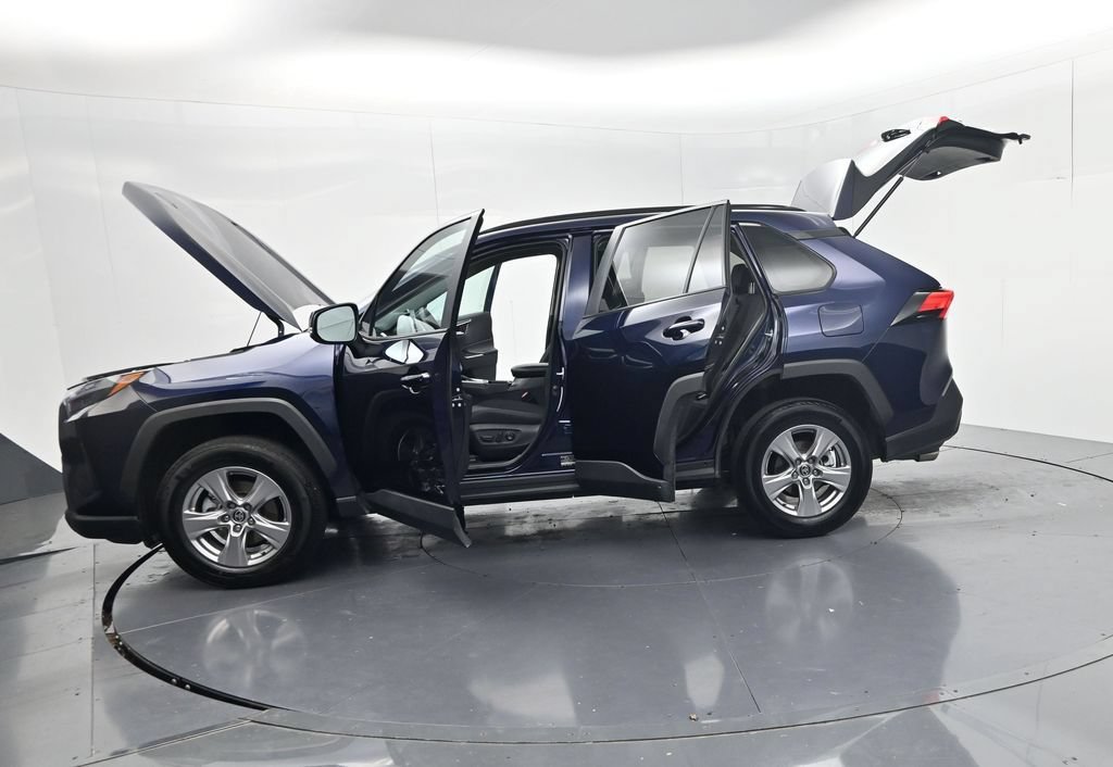 Used 2025 Toyota RAV4 XLE AWD/4WD image 63