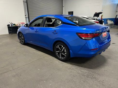 Used 2024 Nissan Sentra SV FWD image 5