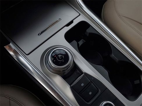 Certified 2022 Ford Explorer Limited w/ Limited Technology Package image 26