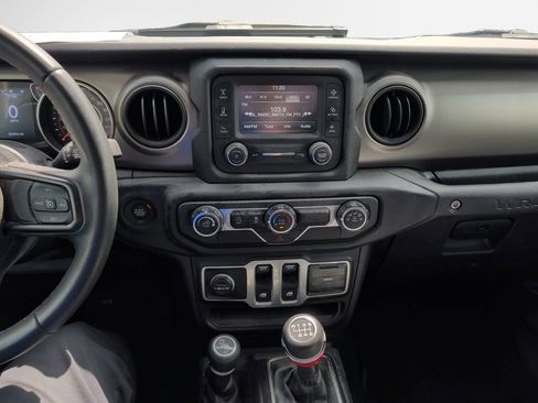 Used 2018 Jeep Wrangler Sport AWD/4WD image 21