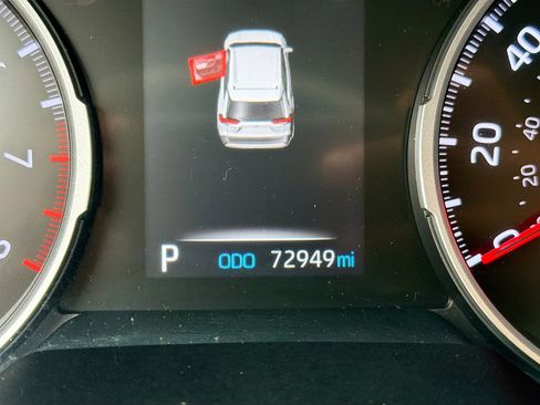 Used 2020 Toyota RAV4 XLE Premium image 38