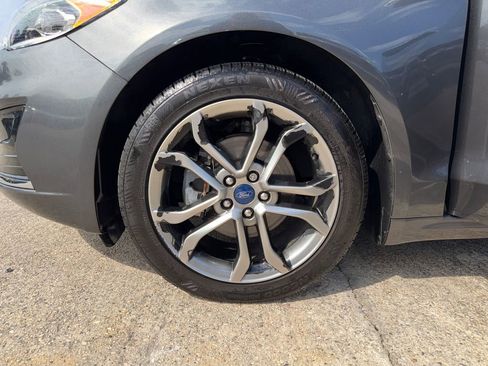 Used 2019 Ford Fusion SEL image 27