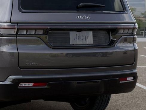 New 2026 Jeep Grand Wagoneer Limited AWD/4WD image 39