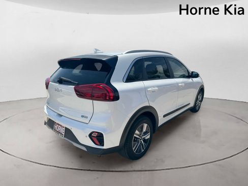Used 2022 Kia Niro EX Premium FWD image 4