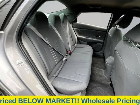 Used 2022 Hyundai Elantra SEL w/ Cargo Package FWD image 26