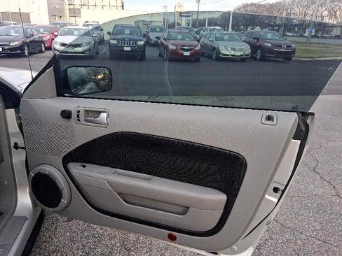 Used 2008 Ford Mustang GT image 17