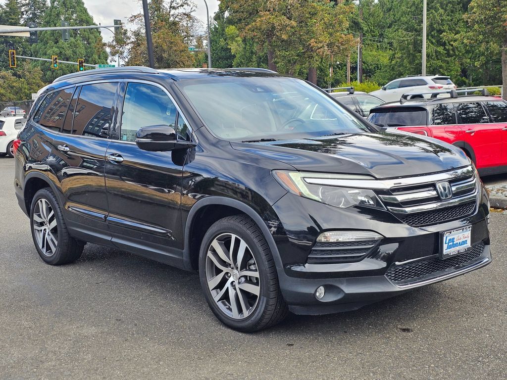Used 2016 Honda Pilot Elite image 3