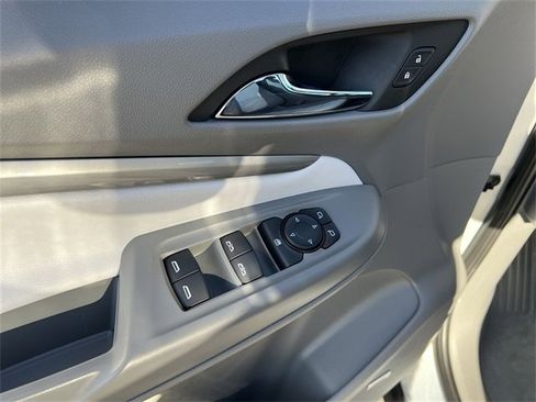 Certified 2022 Chevrolet Bolt EUV Premier w/ Sun & Sound Package image 15