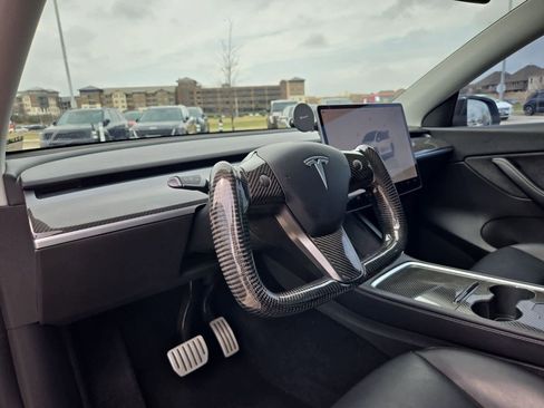 Used 2022 Tesla Model Y Performance image 2