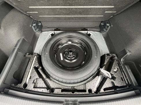 Certified 2024 Volkswagen Tiguan SE R-Line w/ MDO Package, Two-Row AWD/4WD image 32