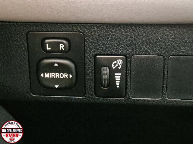 Used 2016 Toyota RAV4 XLE AWD/4WD image 18