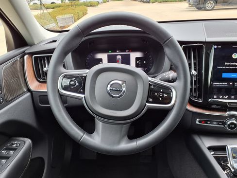 Certified 2023 Volvo XC60 B5 Ultimate w/ Protection Package Premier FWD image 22