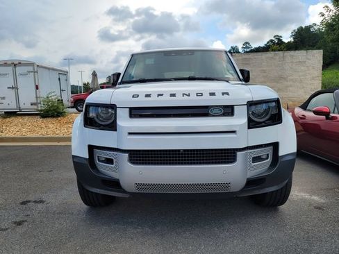 Used 2025 Land Rover Defender 110 S AWD/4WD image 2