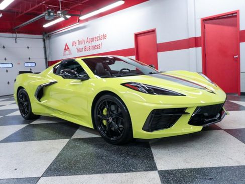 Used 2022 Chevrolet Corvette Stingray Premium Cpe w/ Z51 Performance Package image 2