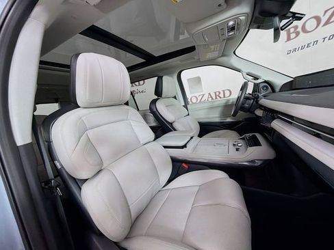New 2026 Lincoln Navigator Reserve AWD/4WD image 33