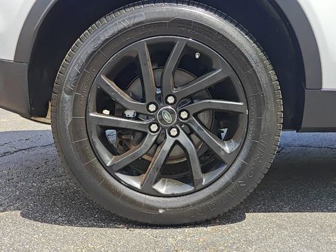 Used 2017 Land Rover Discovery Sport HSE image 11