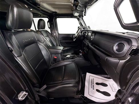 Used 2022 Jeep Wrangler Unlimited Sahara w/ Cold Weather Group image 28