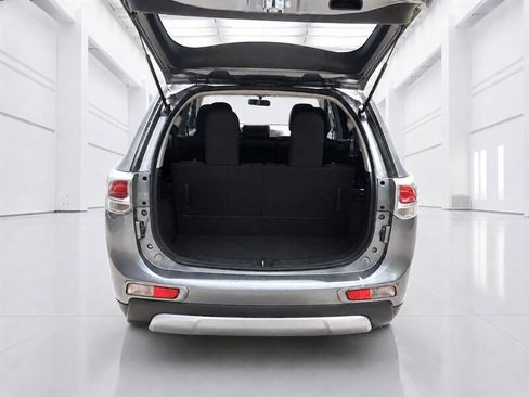 Used 2015 Mitsubishi Outlander SE AWD/4WD image 16