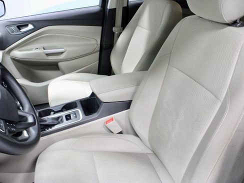 Used 2018 Ford Escape SE w/ Ford Safe & Smart Package FWD image 21