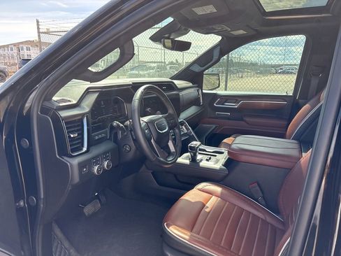 Used 2025 GMC Sierra 1500 Denali Ultimate image 9