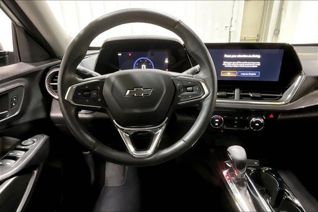 Used 2025 Chevrolet Trax ACTIV w/ Driver Confidence Package FWD image 5