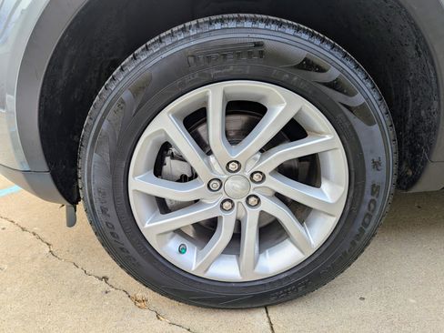 Used 2018 Land Rover Discovery Sport HSE image 16