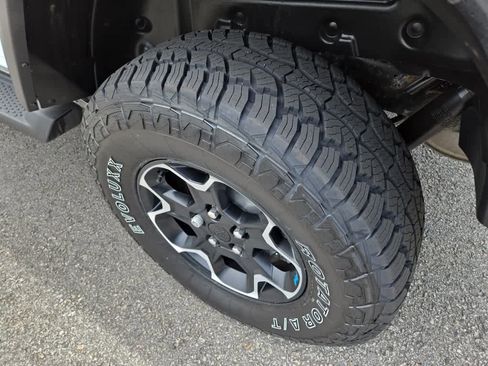 Used 2023 Jeep Wrangler Unlimited Rubicon 4xe w/ Cold Weather Group AWD/4WD image 13