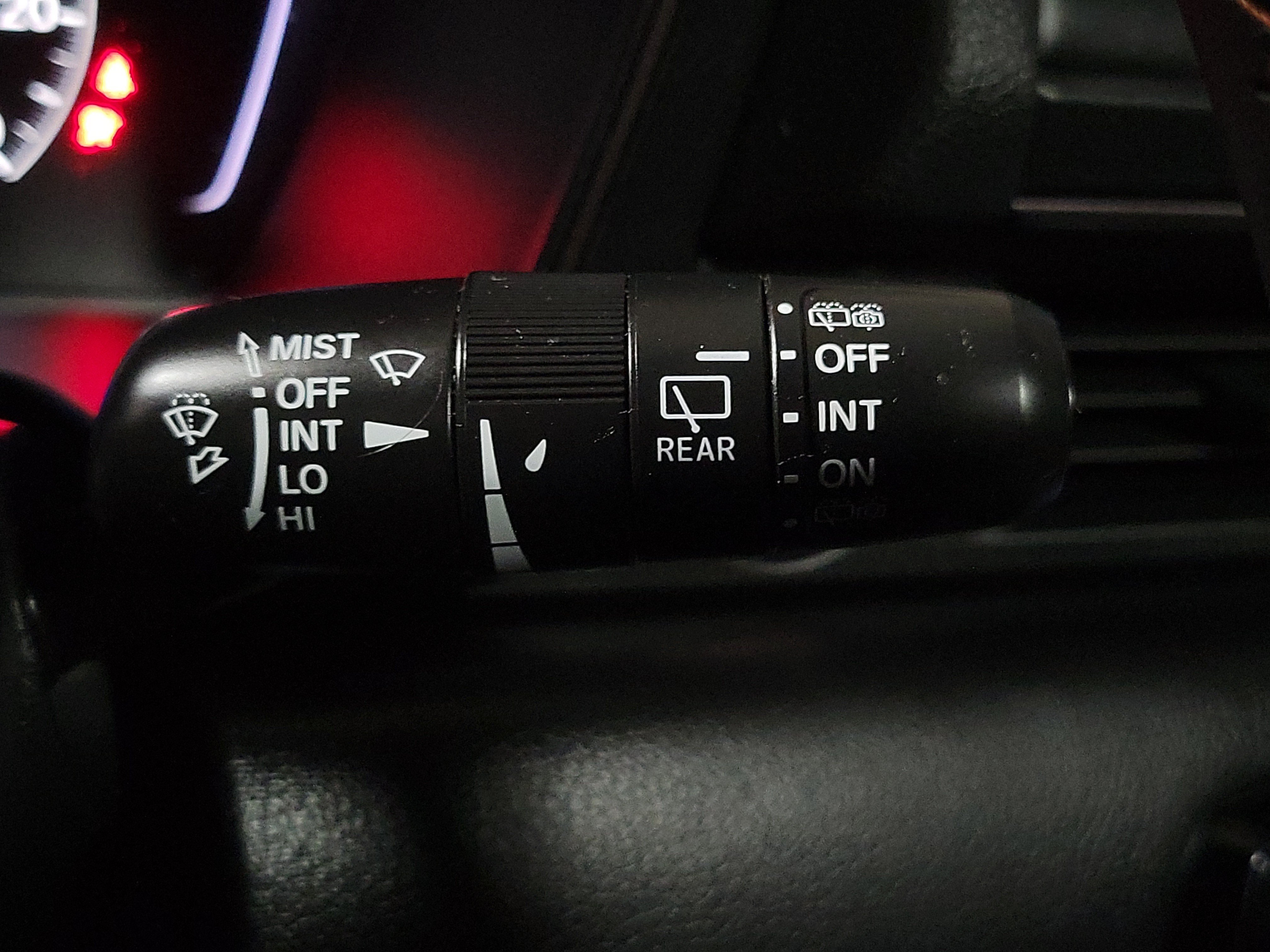 Used 2025 Honda Pilot TrailSport image 36