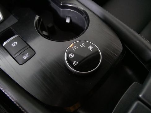 Used 2023 Nissan Rogue SL AWD/4WD image 27