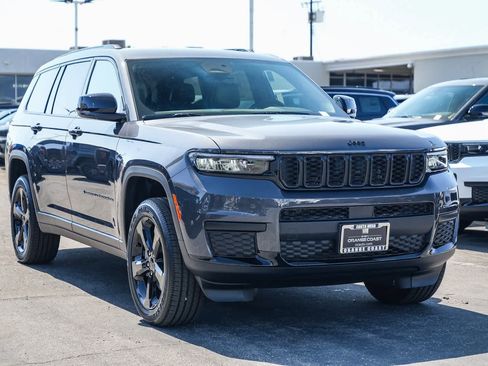 New 2025 Jeep Grand Cherokee L Altitude image 3