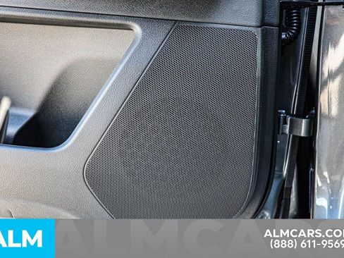 Used 2025 Nissan Pathfinder S image 60