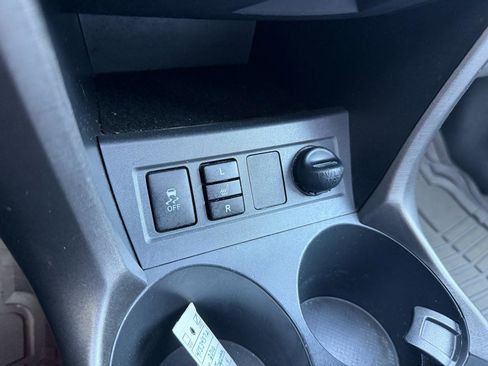 Used 2010 Toyota RAV4 Limited image 10