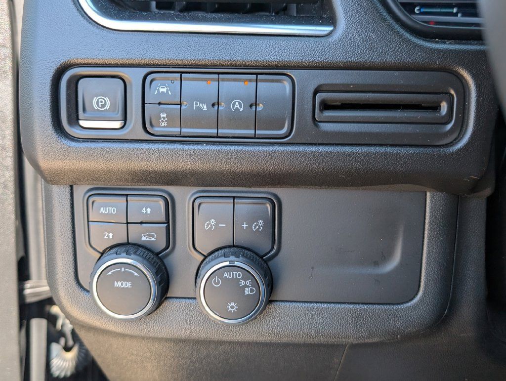 Used 2024 Chevrolet Tahoe LT AWD/4WD image 14