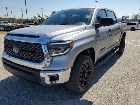 Used 2019 Toyota Tundra SR5 w/ SR5 Upgrade Package image 3