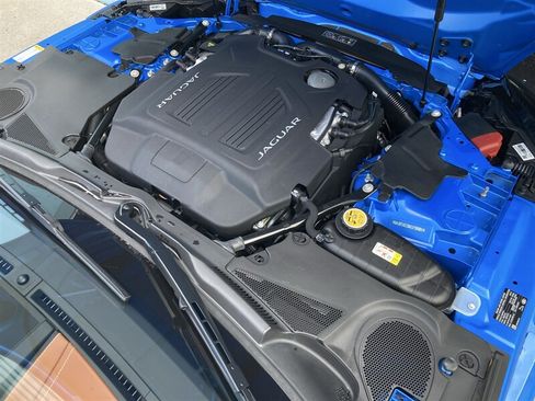 Used 2019 Jaguar F-TYPE R AWD/4WD image 34