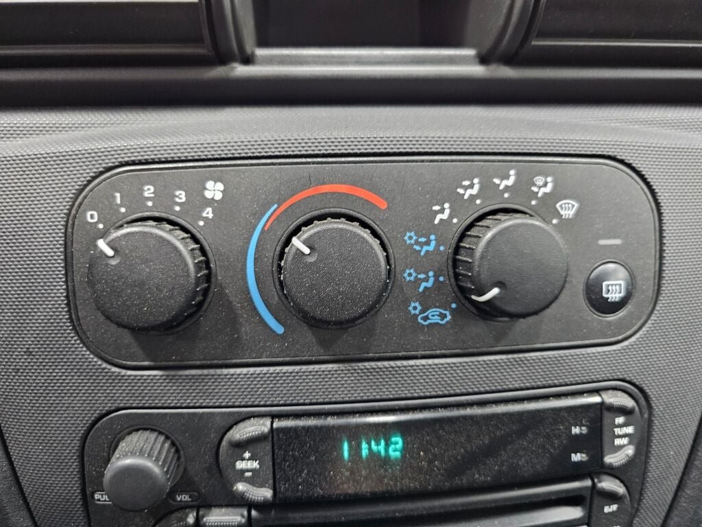 Used 2006 Dodge Stratus SXT FWD image 17