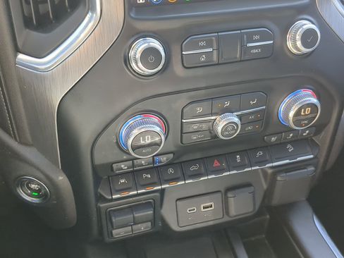 Used 2019 GMC Sierra 1500 Denali w/ Driver Alert Package II AWD/4WD image 17