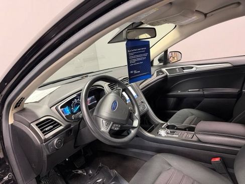 Used 2020 Ford Fusion SE FWD image 17