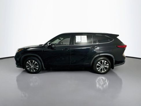 Used 2021 Toyota Highlander XLE FWD image 4